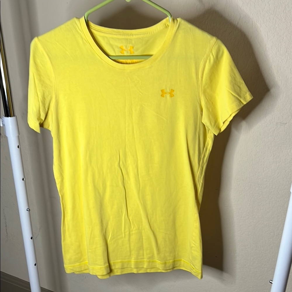 Under Armour yellow tee shirt - small - C16- IC/MC